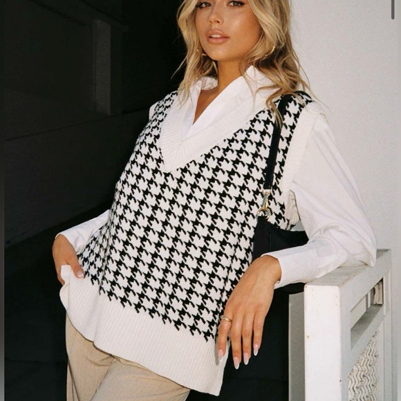 Ashton Sweater Vest White - Picture 1 of 4